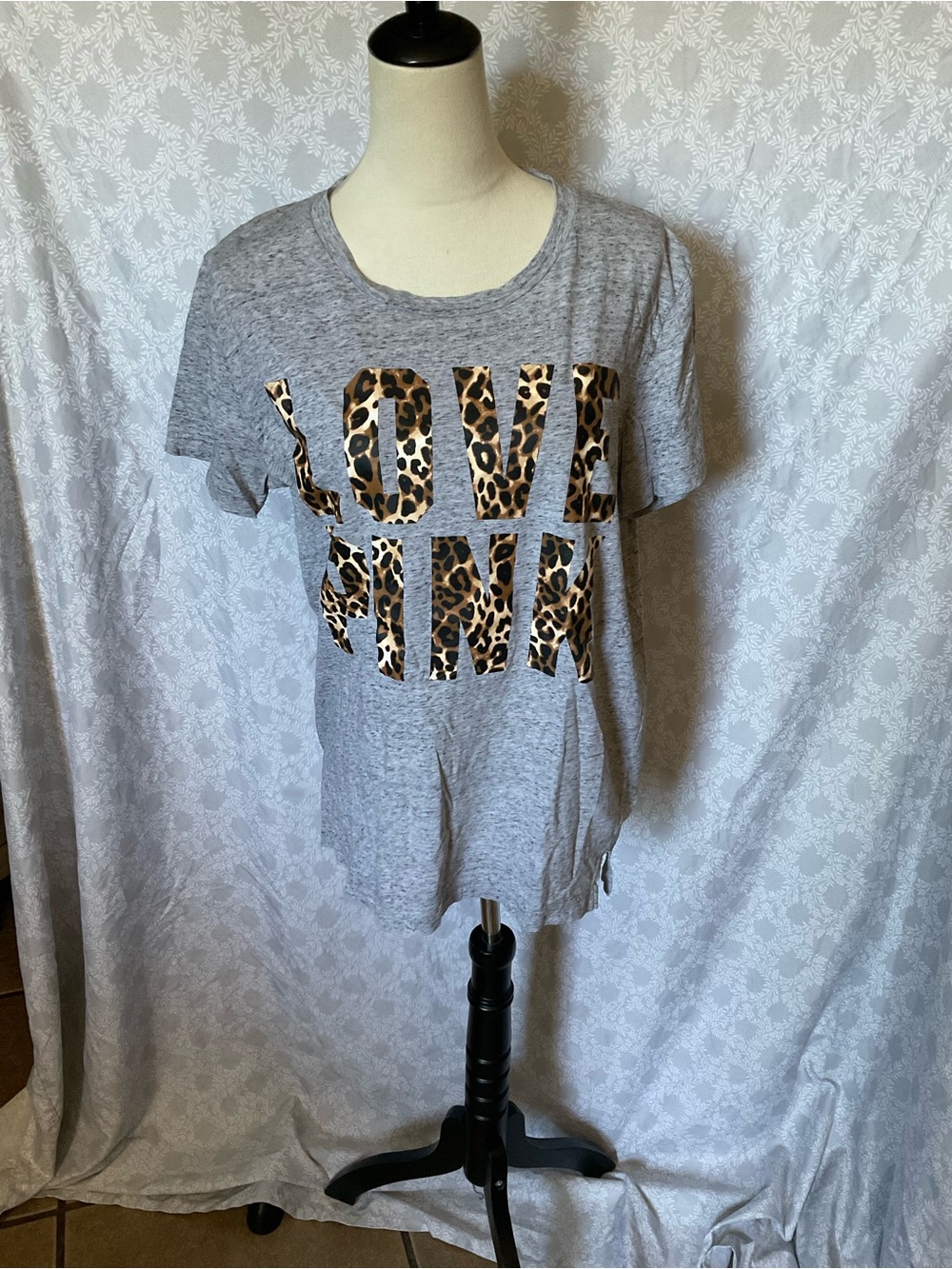 PINK Victoria's Secret Gray Short Sleeve Tee with Leopard Logo